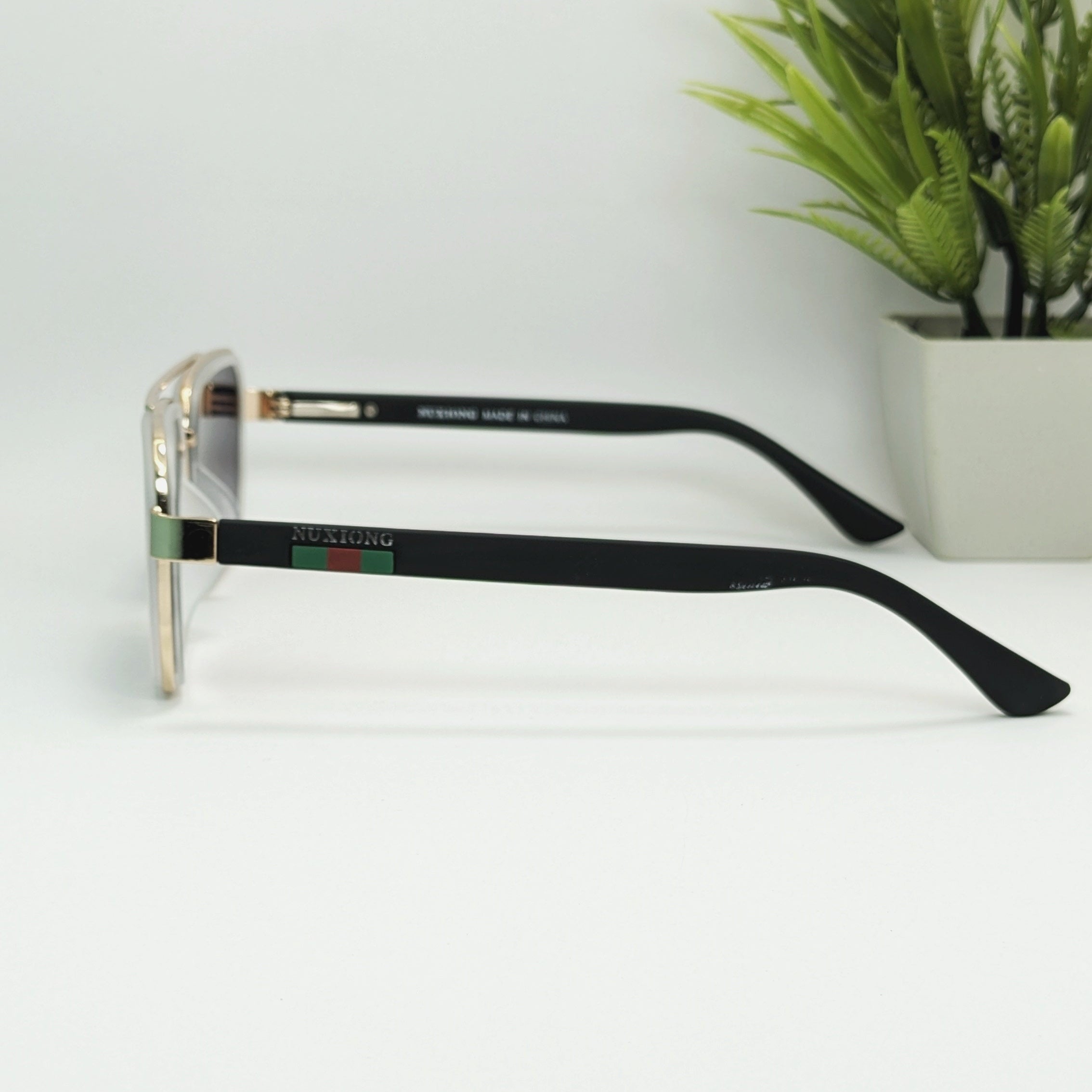 NUXIONG Modern Gold-Tone Square Sunglasses